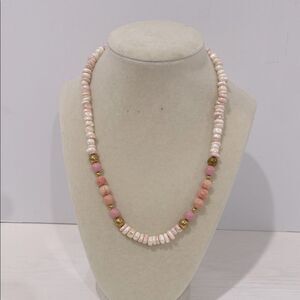 Vintage Conch Shell Round Bead Pink and White Beaded Necklace